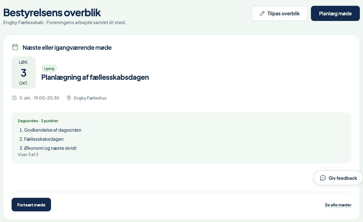 Udsnit af bestyrelsens overblik i ClubCrew-demoen med Tilpas overblik og et igangværende møde med tre dagsordenspunkter. Alle data er fiktive.