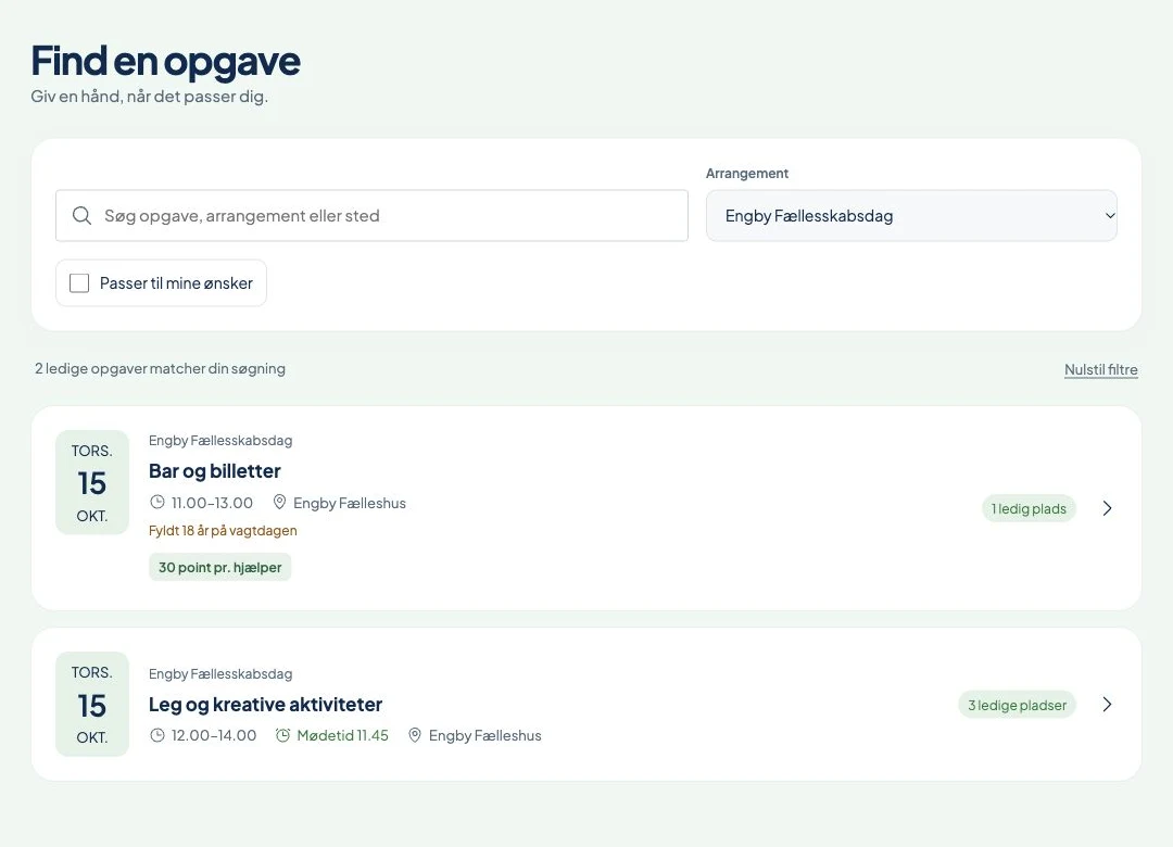 Hjælperens opgaveliste i ClubCrew-demoen med to ledige opgaver, vagttider, mødetid og ledige pladser. Generelt eksempel med fiktive data, ikke en bestemt borgerforening.
